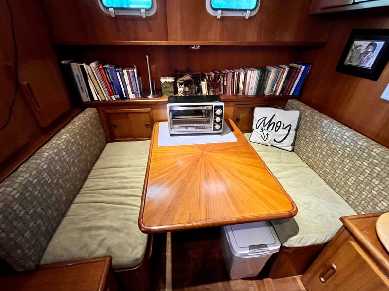 1990 Jefferson 46 Sundeck