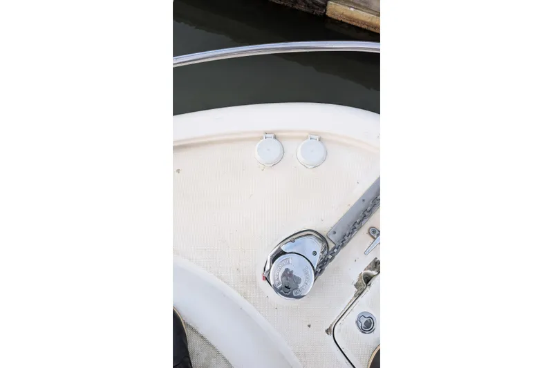 One Life Yacht Photos Pics 2004 Meridian 341 boat deck with anchor chain and fittings.