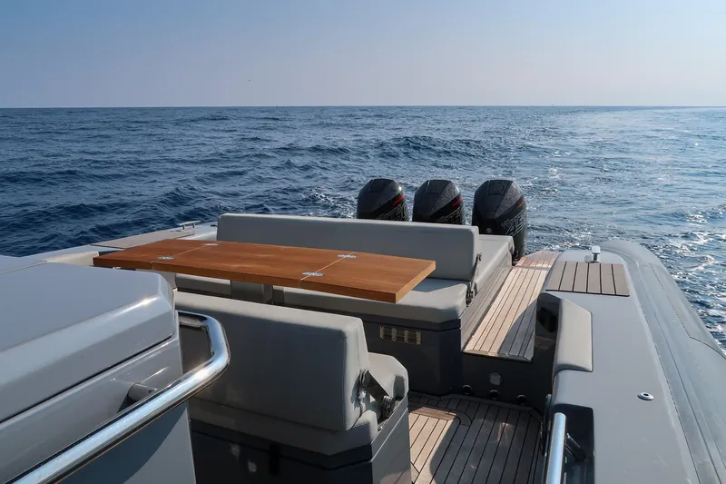  Yacht Photos Pics 2023 Pirelli 42 yacht with triple engines cruising on open sea.