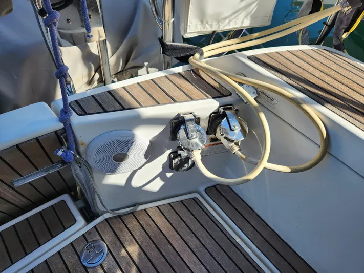 Air 2 Air Yacht Photos Pics 