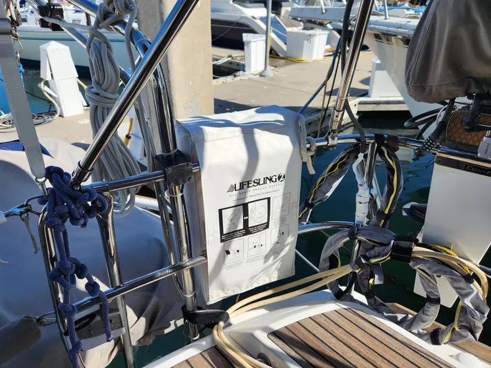 Air 2 Air Yacht Photos Pics 