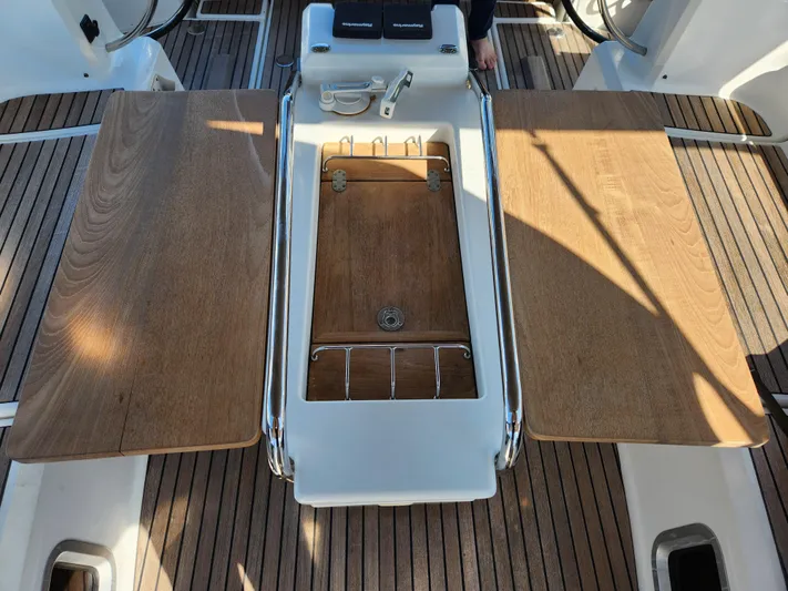 Air 2 Air Yacht Photos Pics 