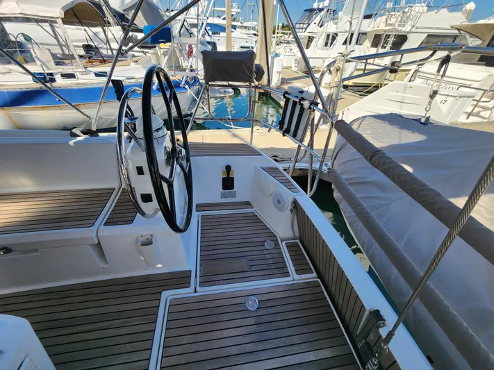 Air 2 Air Yacht Photos Pics 