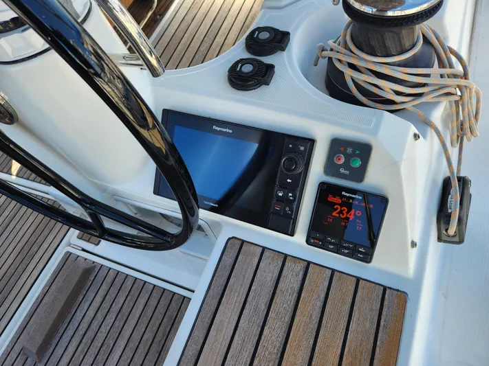 Air 2 Air Yacht Photos Pics 