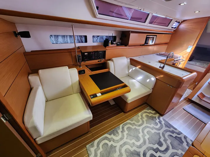 Air 2 Air Yacht Photos Pics 