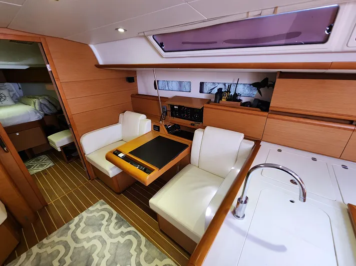 Air 2 Air Yacht Photos Pics 