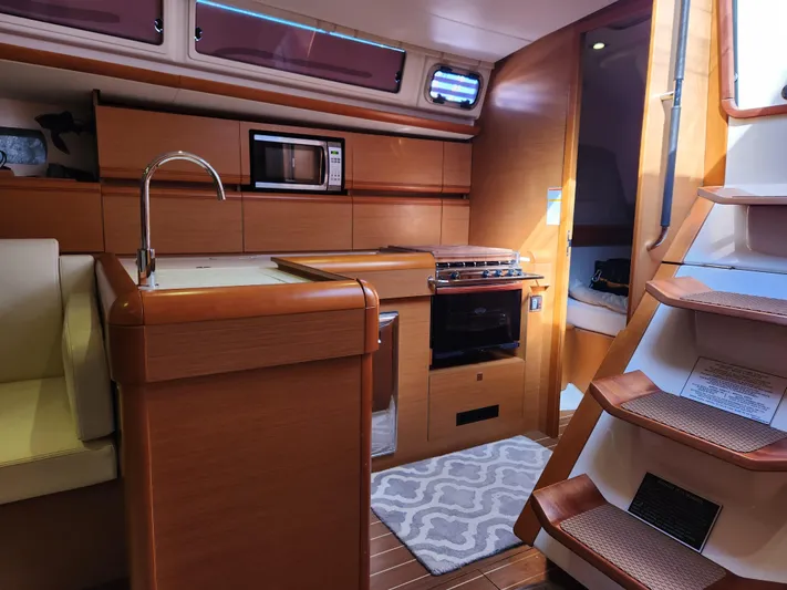 Air 2 Air Yacht Photos Pics 