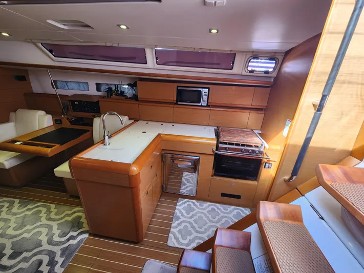 Air 2 Air Yacht Photos Pics 