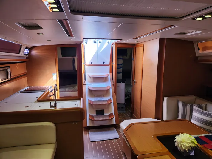 Air 2 Air Yacht Photos Pics 