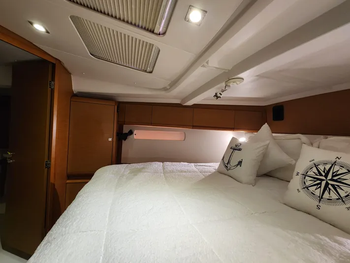 Air 2 Air Yacht Photos Pics 