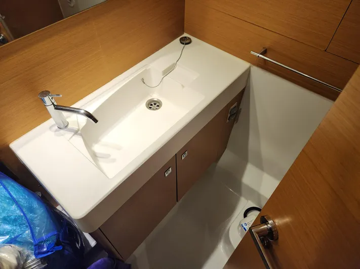 Air 2 Air Yacht Photos Pics 