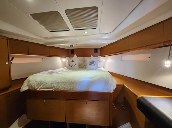 Air 2 Air Yacht Photos Pics 