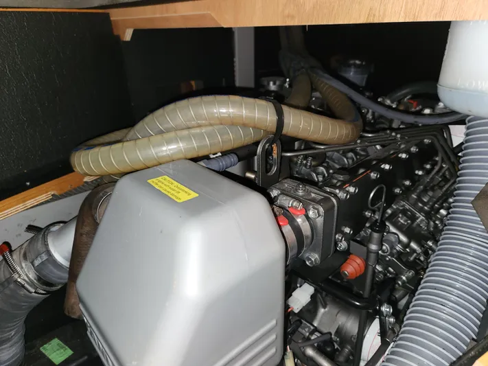 Air 2 Air Yacht Photos Pics 