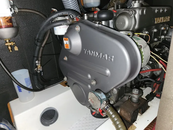 Air 2 Air Yacht Photos Pics 