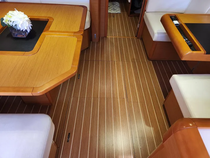 Air 2 Air Yacht Photos Pics 