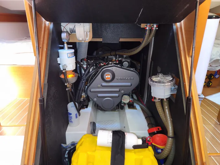 Air 2 Air Yacht Photos Pics 