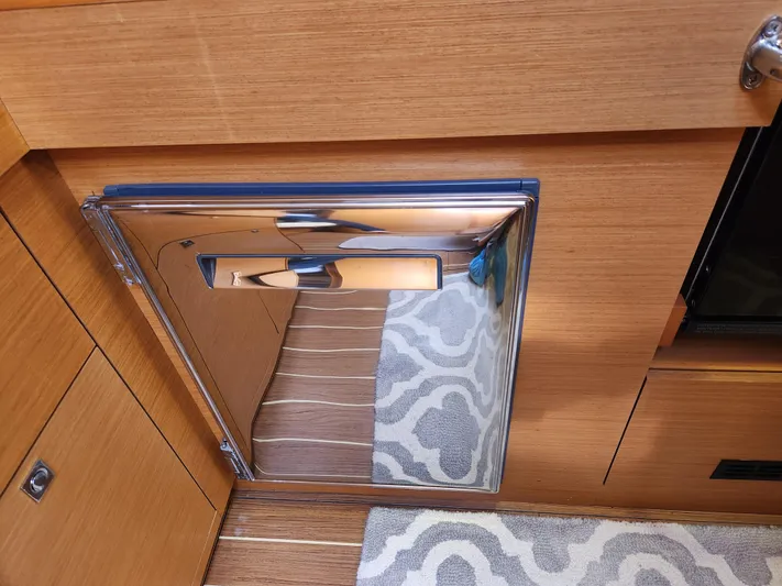 Air 2 Air Yacht Photos Pics 