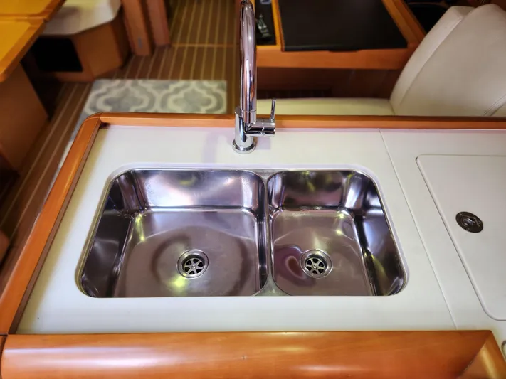 Air 2 Air Yacht Photos Pics 