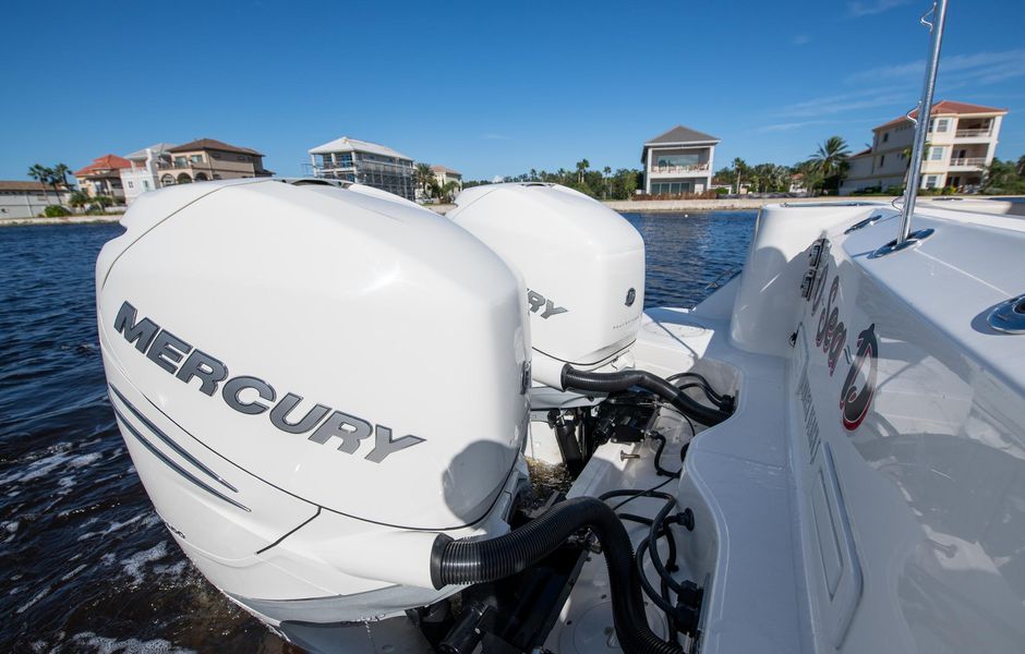 2020 Boston Whaler 325 Conquest