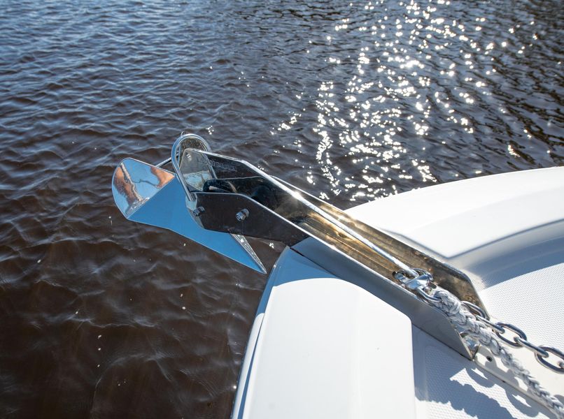 2020 Boston Whaler 325 Conquest