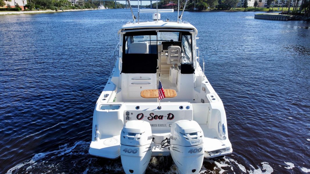 2020 Boston Whaler 325 Conquest