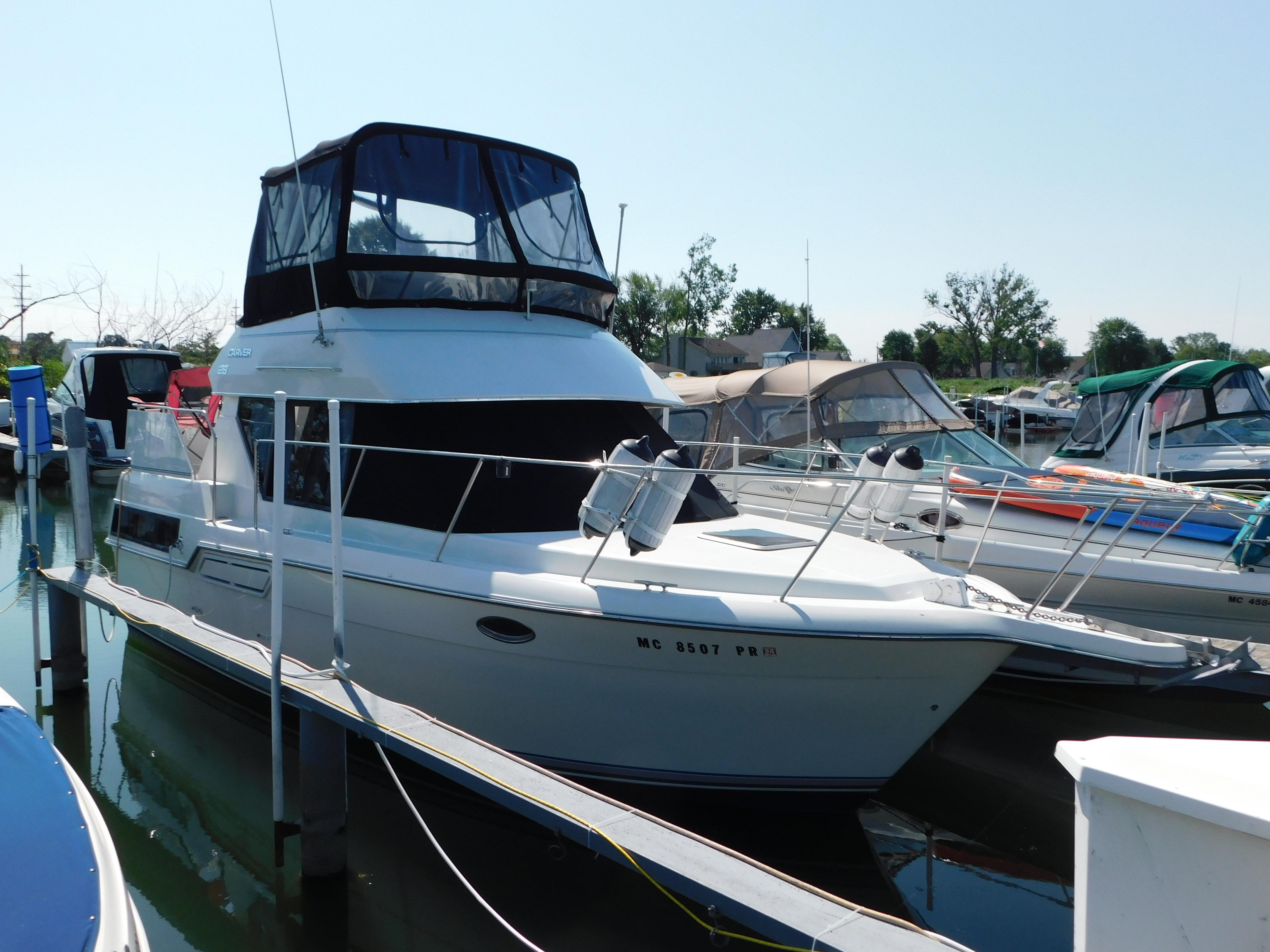 1992 Carver 28 Aft Cabin Motor Yacht for sale - YachtWorld