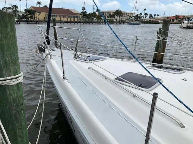 Truly Yacht Photos Pics 