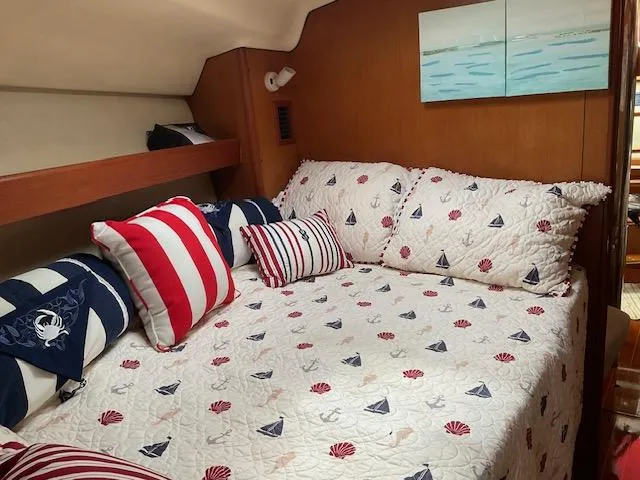 Truly Yacht Photos Pics Forward "Pullman"suite IMG_0202.jpg