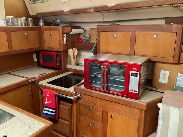 Truly Yacht Photos Pics Galley Port IMG_0227.jpg