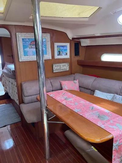 Truly Yacht Photos Pics Salon stbd view IMG_0242.jpg