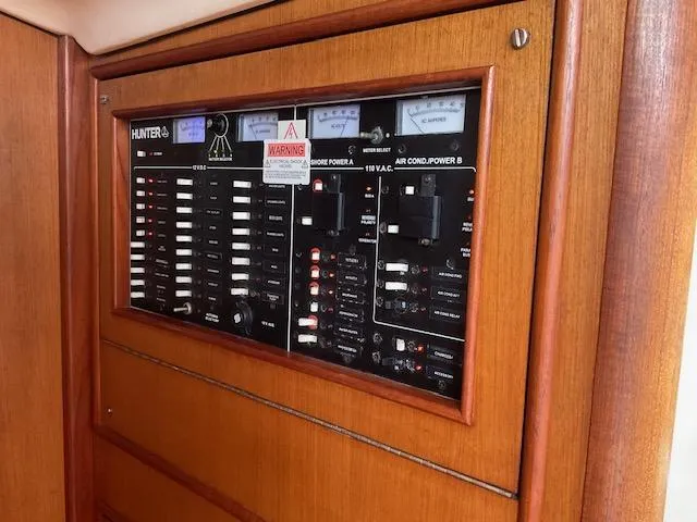 Truly Yacht Photos Pics AC & DC Power panel IMG_0253.jpg