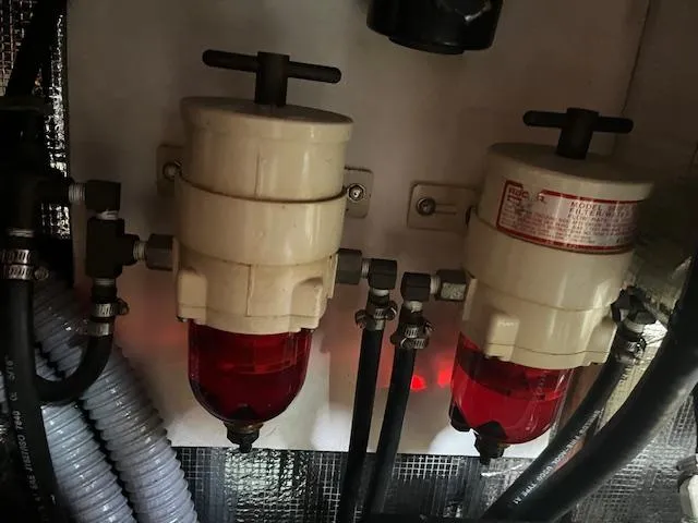 Truly Yacht Photos Pics Dual Racors IMG_1025.jpg