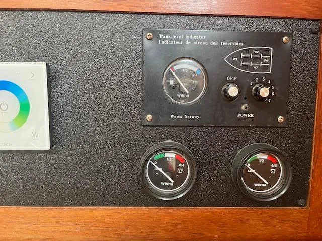 Truly Yacht Photos Pics 