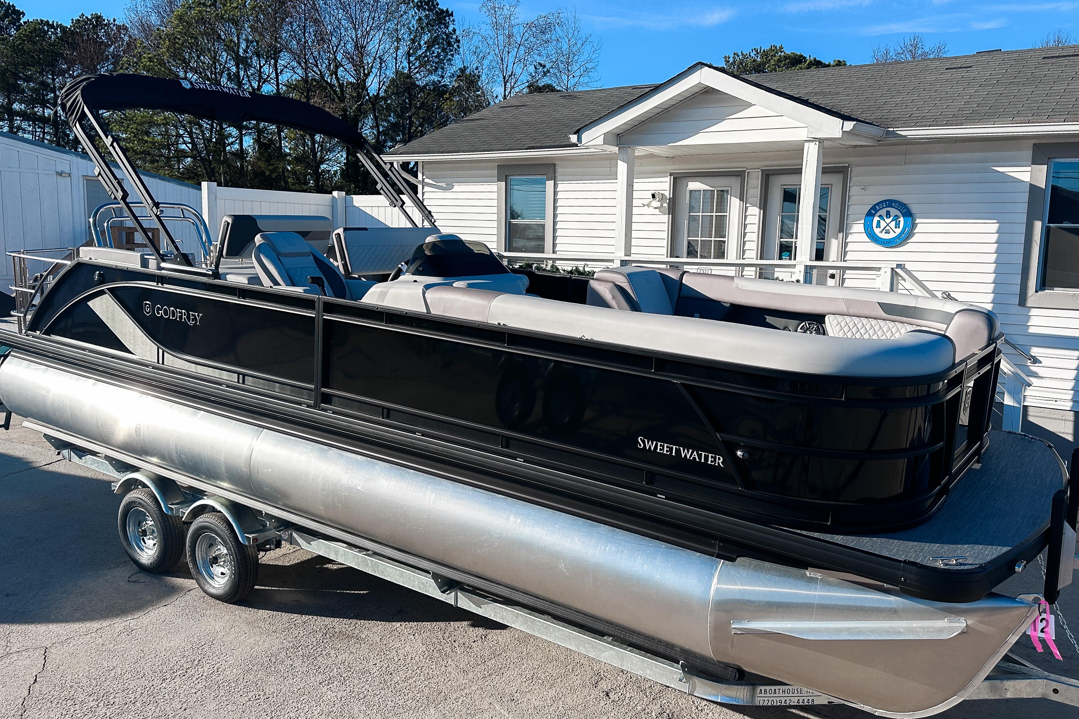 Godfrey Sweetwater 24' Drop Table Lounge Tritoon - 2486 DT