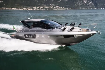 2022 Cranchi M 44 HT