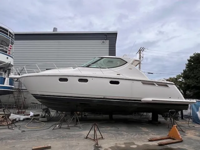 Private Dancer Yacht Photos Pics 2008 Tiara Yachts 3900 Sovran on dry dock, side view.