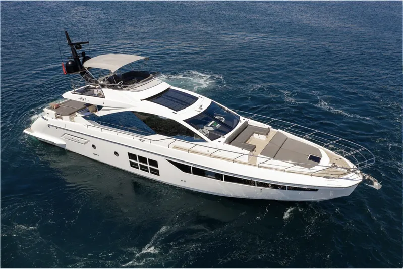  Yacht Photos Pics Luxury 2018 Azimut S7 yacht cruising on open water.