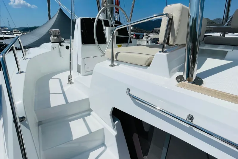  Yacht Photos Pics Modern Bali 4.6 yacht deck, 2025 model, featuring sleek design and comfortable seating.