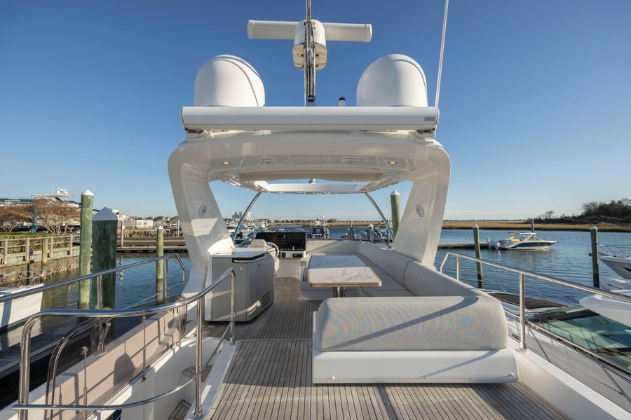 2019 Azimut 55 flybridge