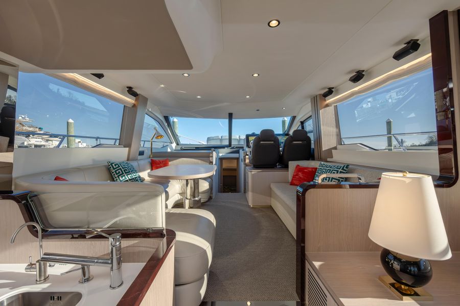 2019 Azimut 55 flybridge