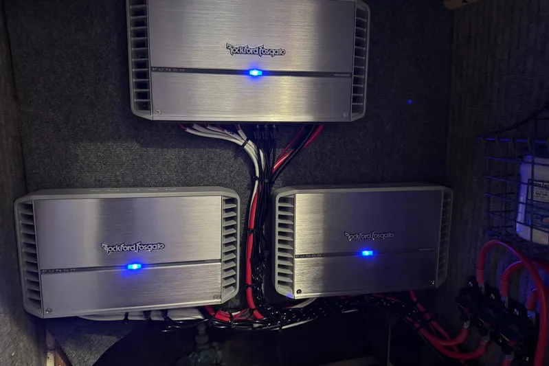 High Tide Yacht Photos Pics Rockford Fosgate amplifiers installed in a 1988 Buddy Davis 47 Convertible boat.
