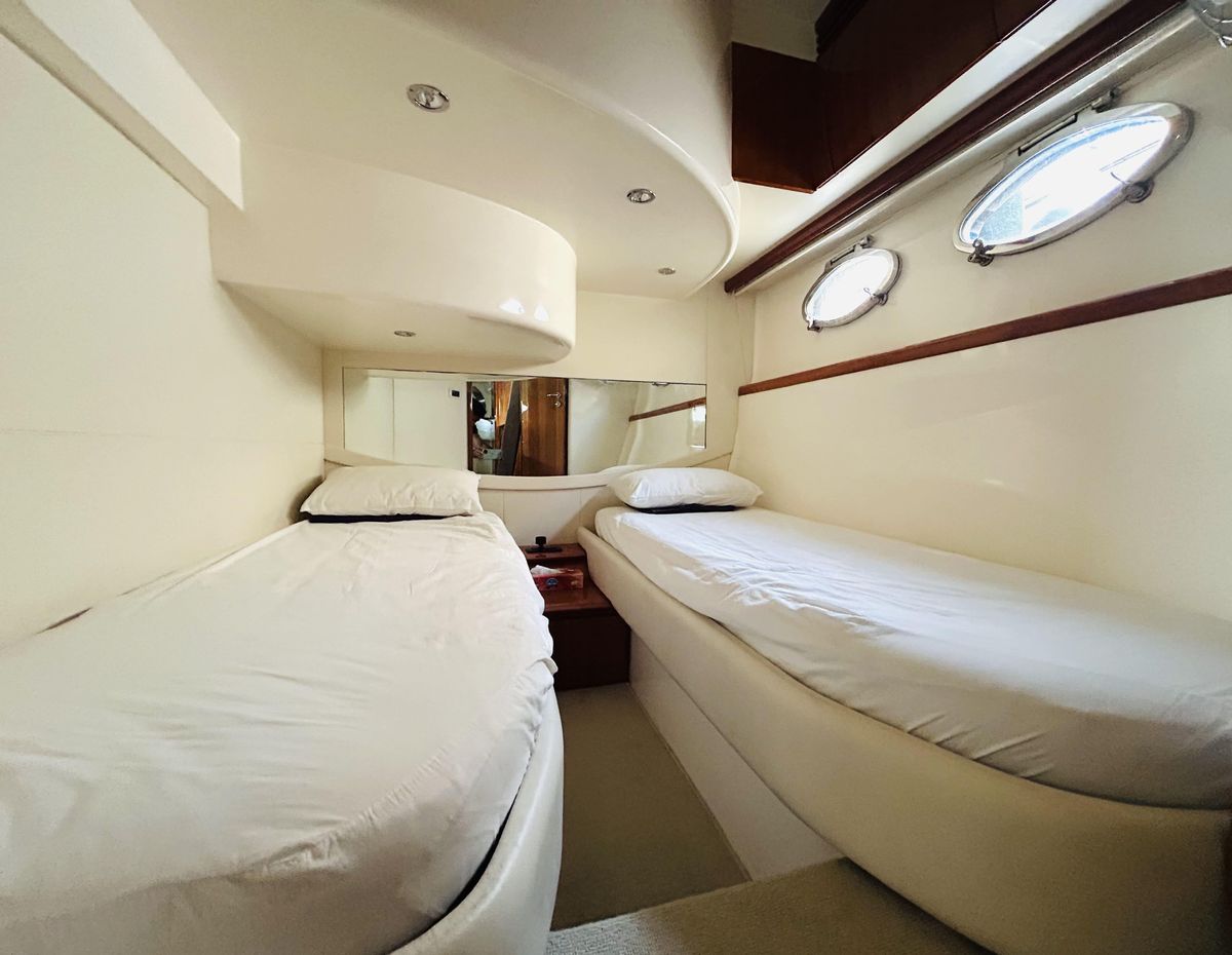 2006 Pershing 46 