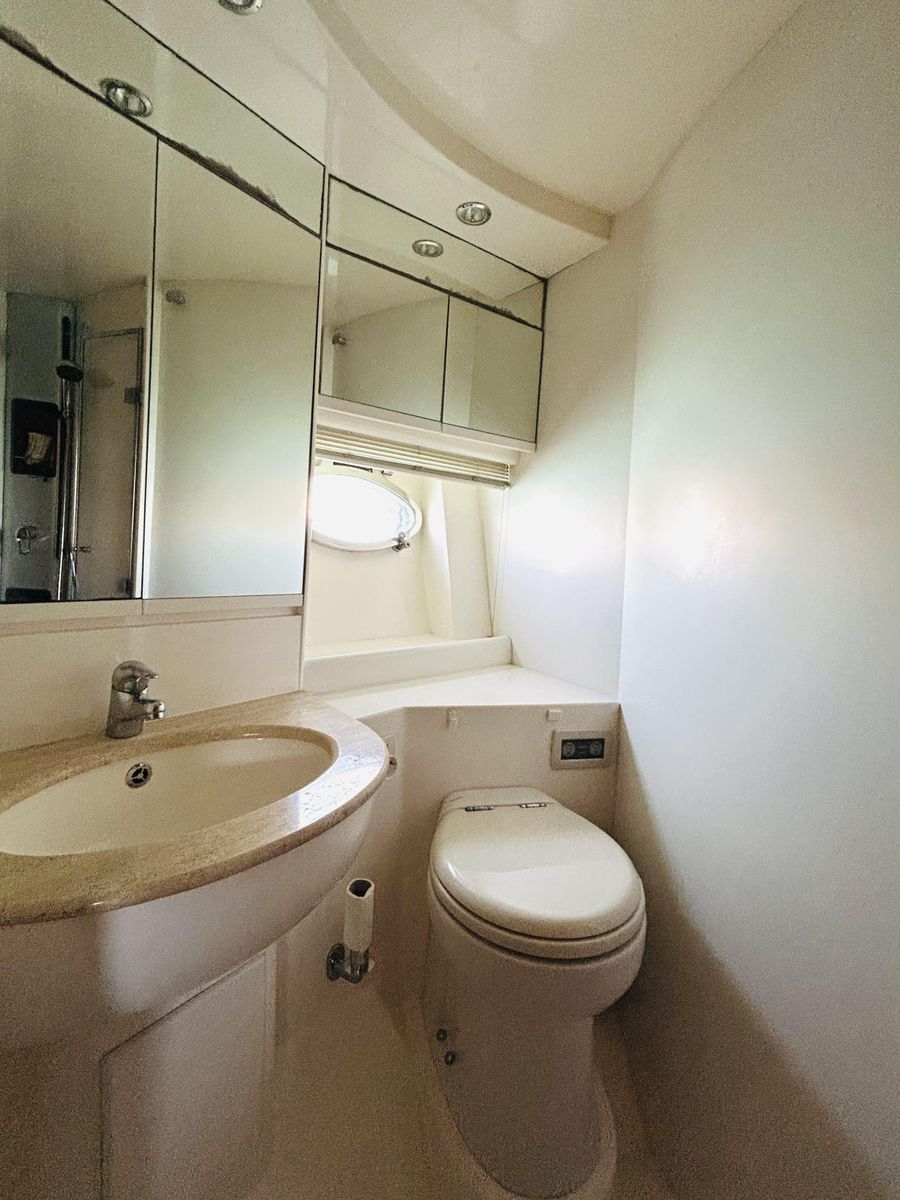 2006 Pershing 46 