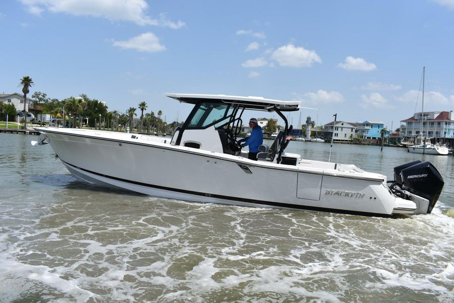 2021 Blackfin 332 Center Console