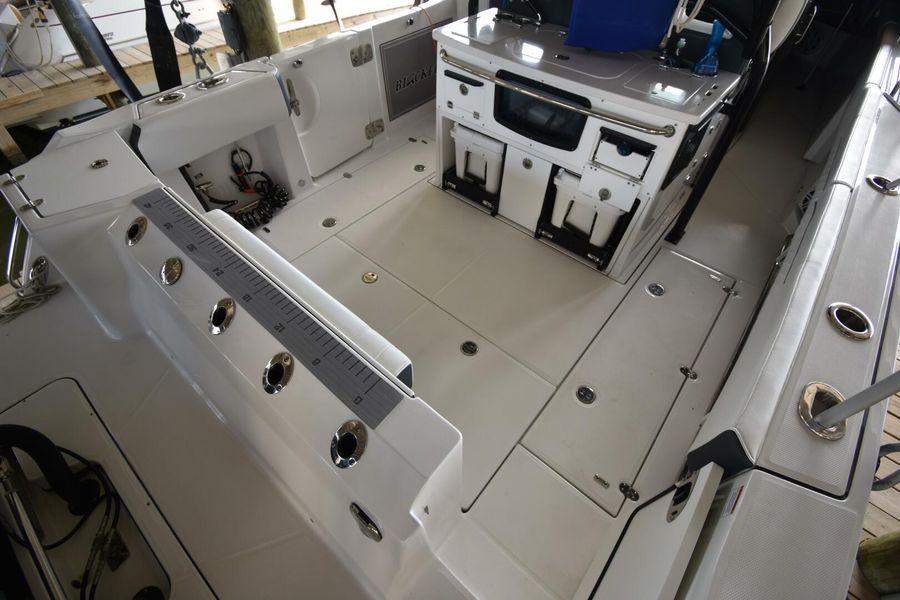 2021 Blackfin 332 Center Console