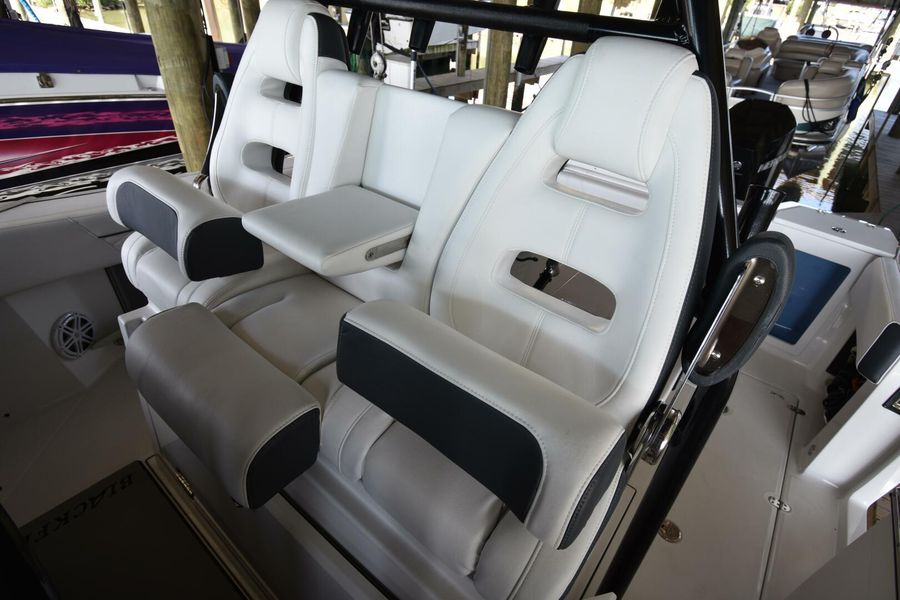 2021 Blackfin 332 Center Console