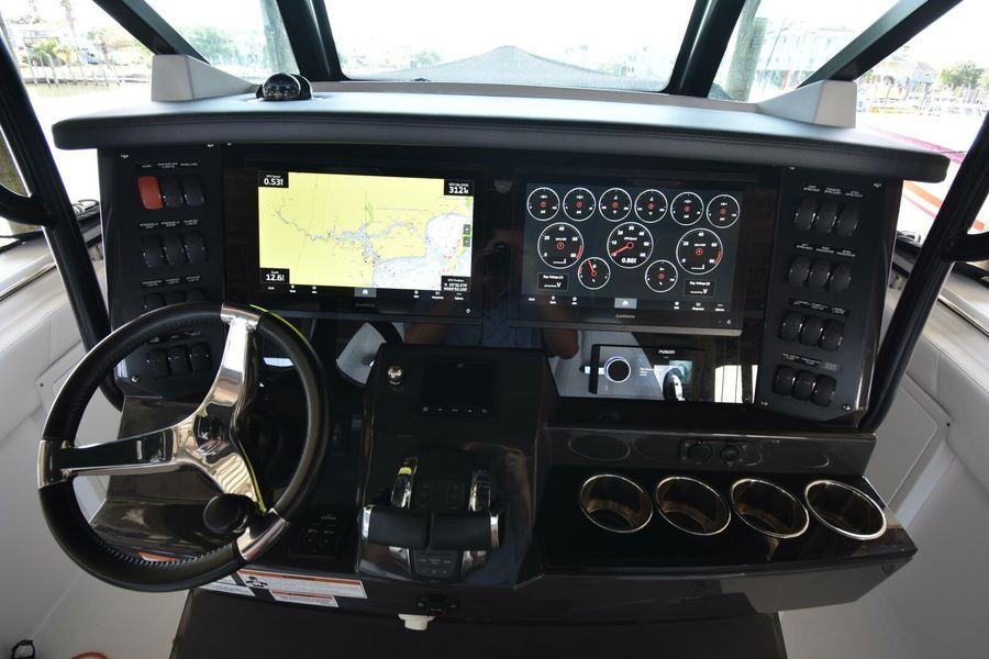 2021 Blackfin 332 Center Console