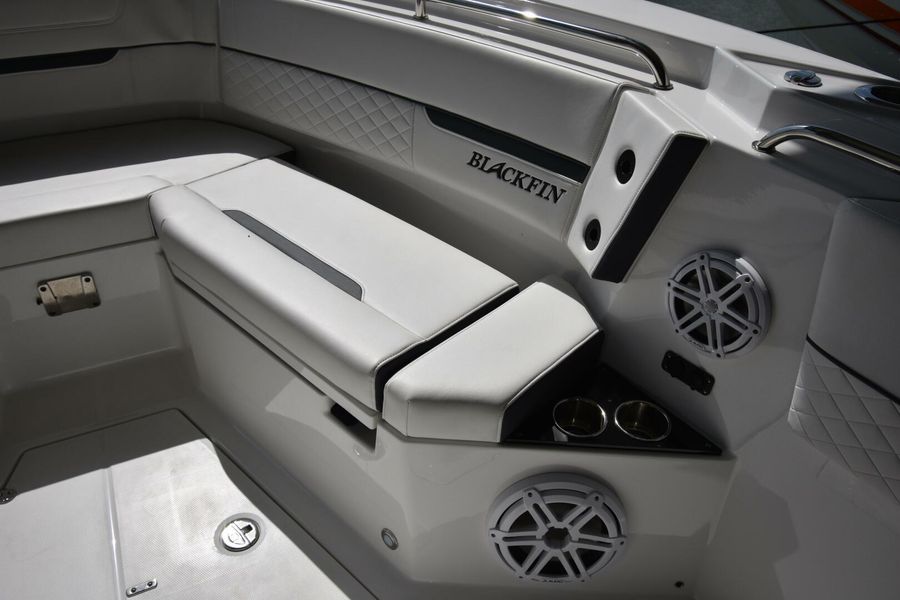 2021 Blackfin 332 Center Console