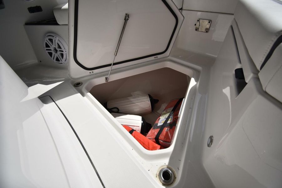 2021 Blackfin 332 Center Console