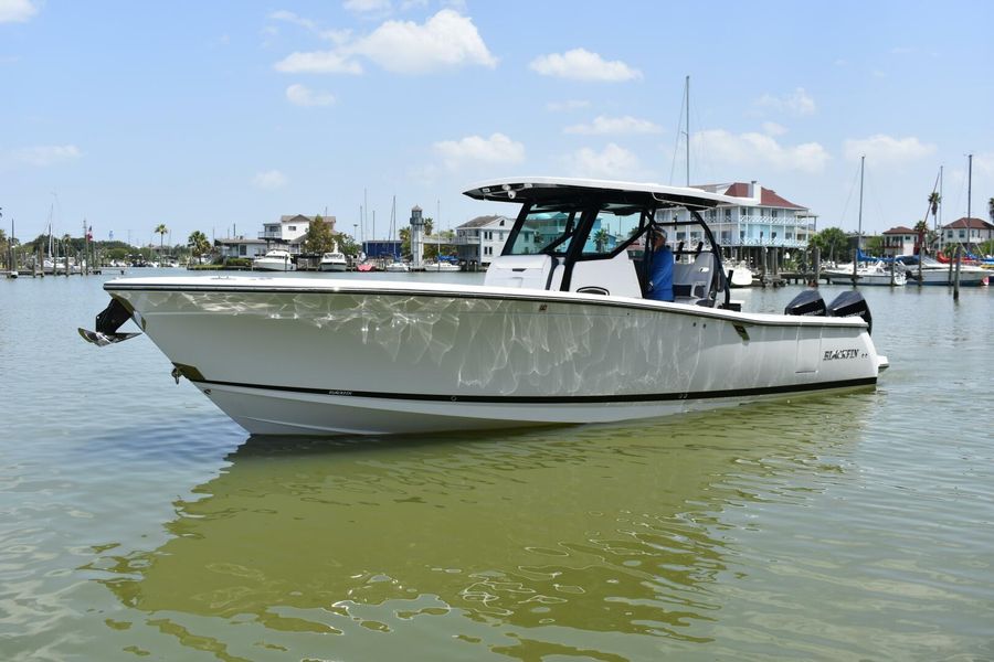 2021 Blackfin 332 Center Console